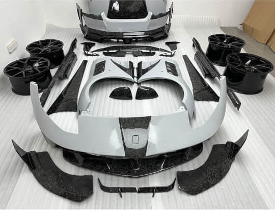Ferrari 812 Superfast Carbon Fiber Body Kit — Dry, Forged & Custom