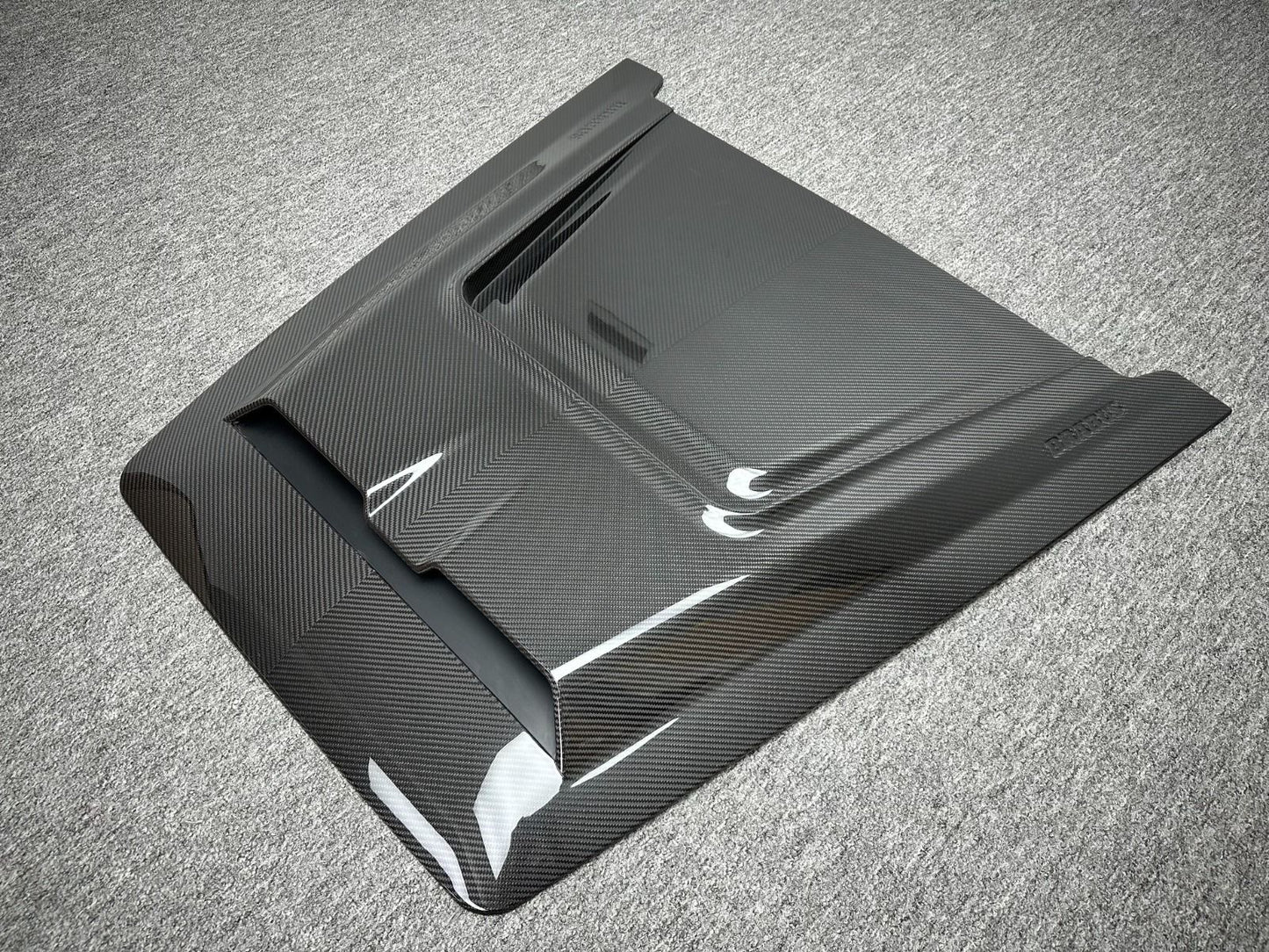 غطاء محرك من ألياف الكربون لسيارة مرسيدس بنز الفئة G (طرازات W464/W465)