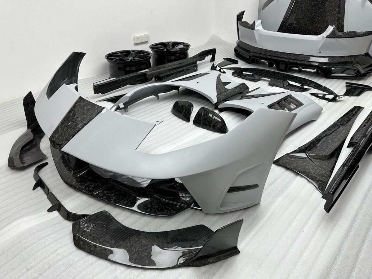 Ferrari 812 Superfast Carbon Fiber Body Kit — Dry, Forged & Custom