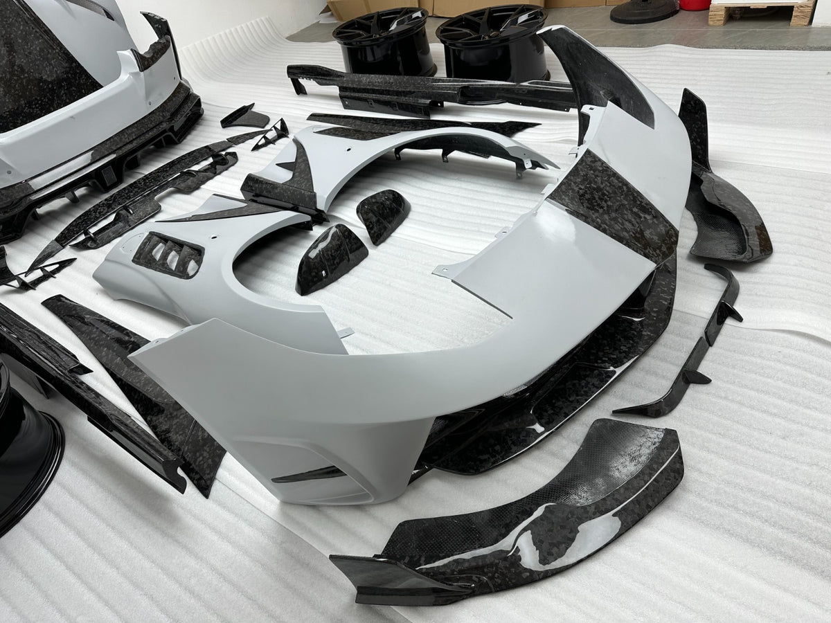 Ferrari 812 Superfast Carbon Fiber Body Kit — Dry, Forged & Custom