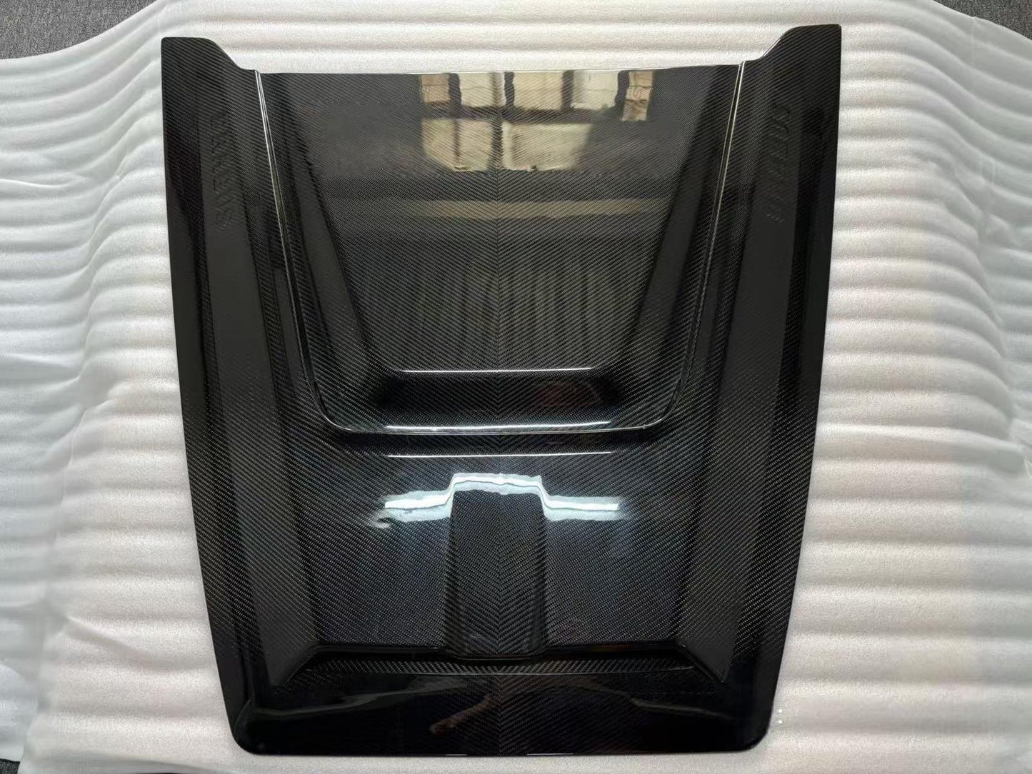 غطاء محرك من ألياف الكربون لسيارة مرسيدس بنز الفئة G (طرازات W464/W465)