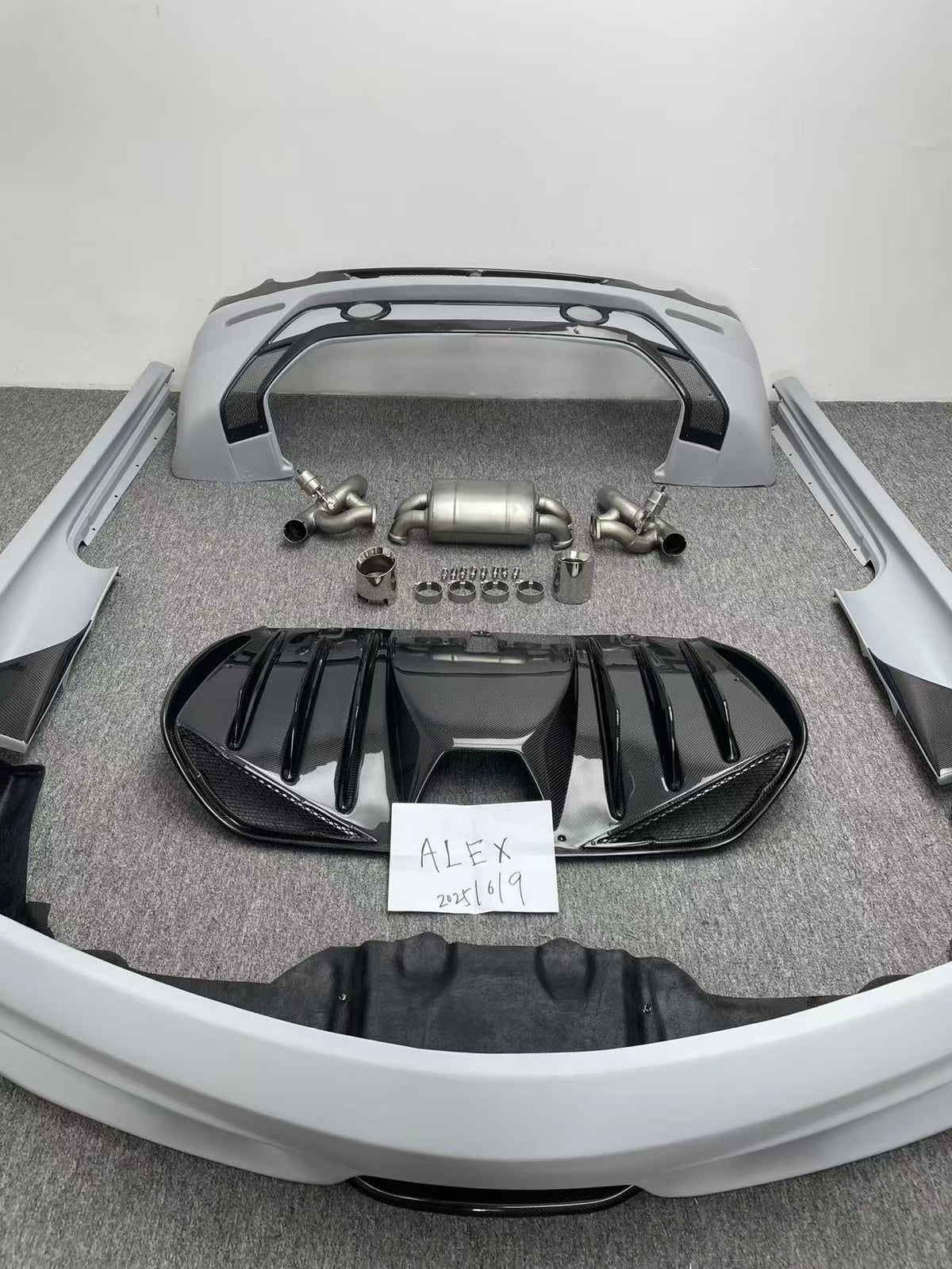 Scuderia Style Partial Carbon Fiber Conversion Body Kit for Ferrari F430 2005-2009