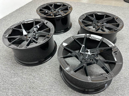 Forged Aluminum Alloy Wheels Rim With Dry Carbon Cover for Lamborghini URUS