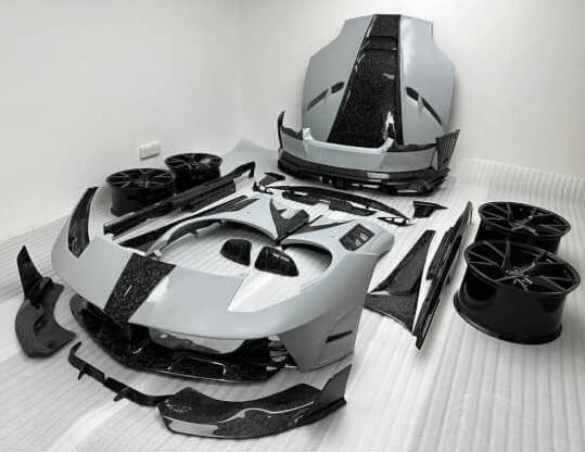Ferrari 812 Superfast Carbon Fiber Body Kit — Dry, Forged & Custom